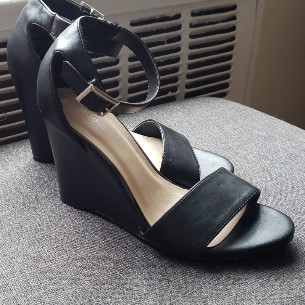 Madden girl wedge sandals